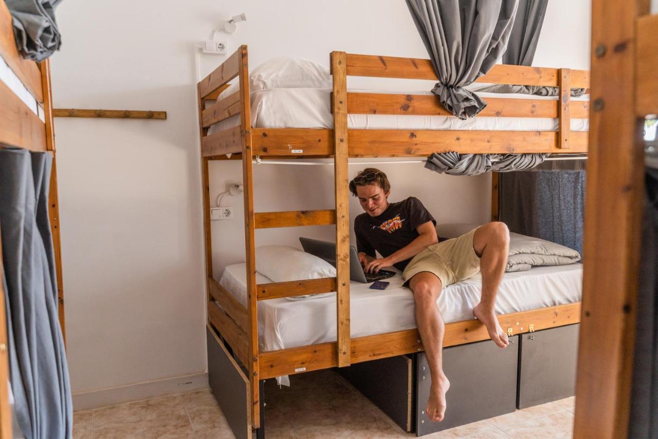 Ocean Nomads Coworking Hostel *