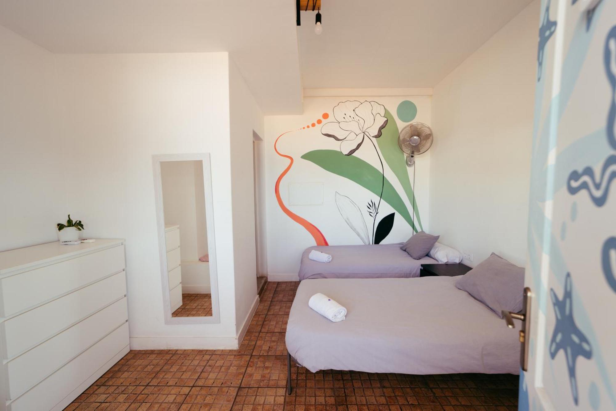 Ocean Nomads Coworking Hostel